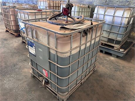 Fuchs Renolin CLP 320 gear lubricant 750 litres in IBC