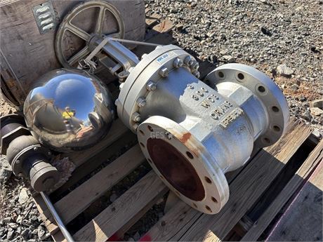 The Valve Company Pipe valves crate & 2 pallets