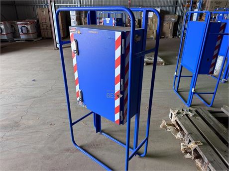 2024 Hahn Empty starter Box on stand unused