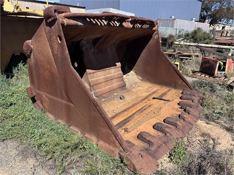 Caterpillar Bucket to suit R1700 Scrap Core