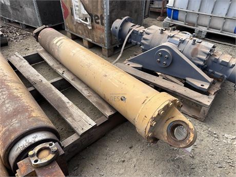 Caterpillar Ejector Cylinder to suit AD45B Used
